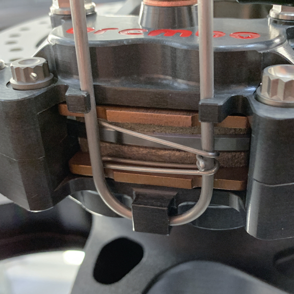 Brembo pad retainer spring – Bild 3