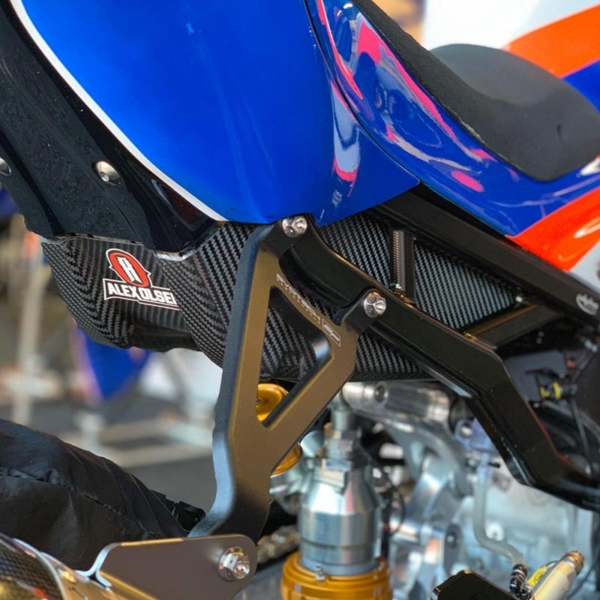 Rear rack for racing fuel tank – Bild 5